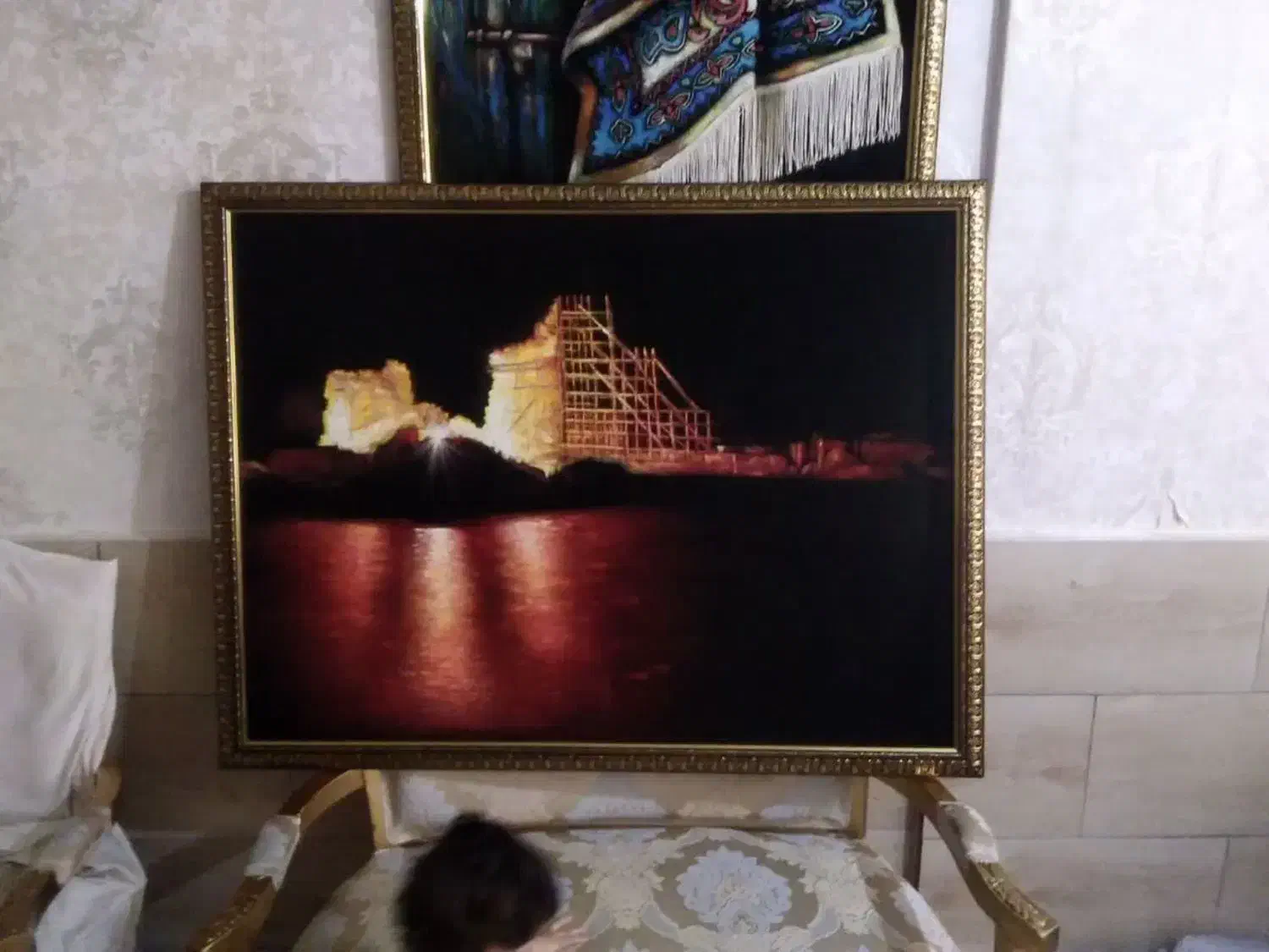 تابلوهای نقاشی و مانتو مجلسی به فروش میرود|لباس|قدس, شهر‌قدس|دیوار