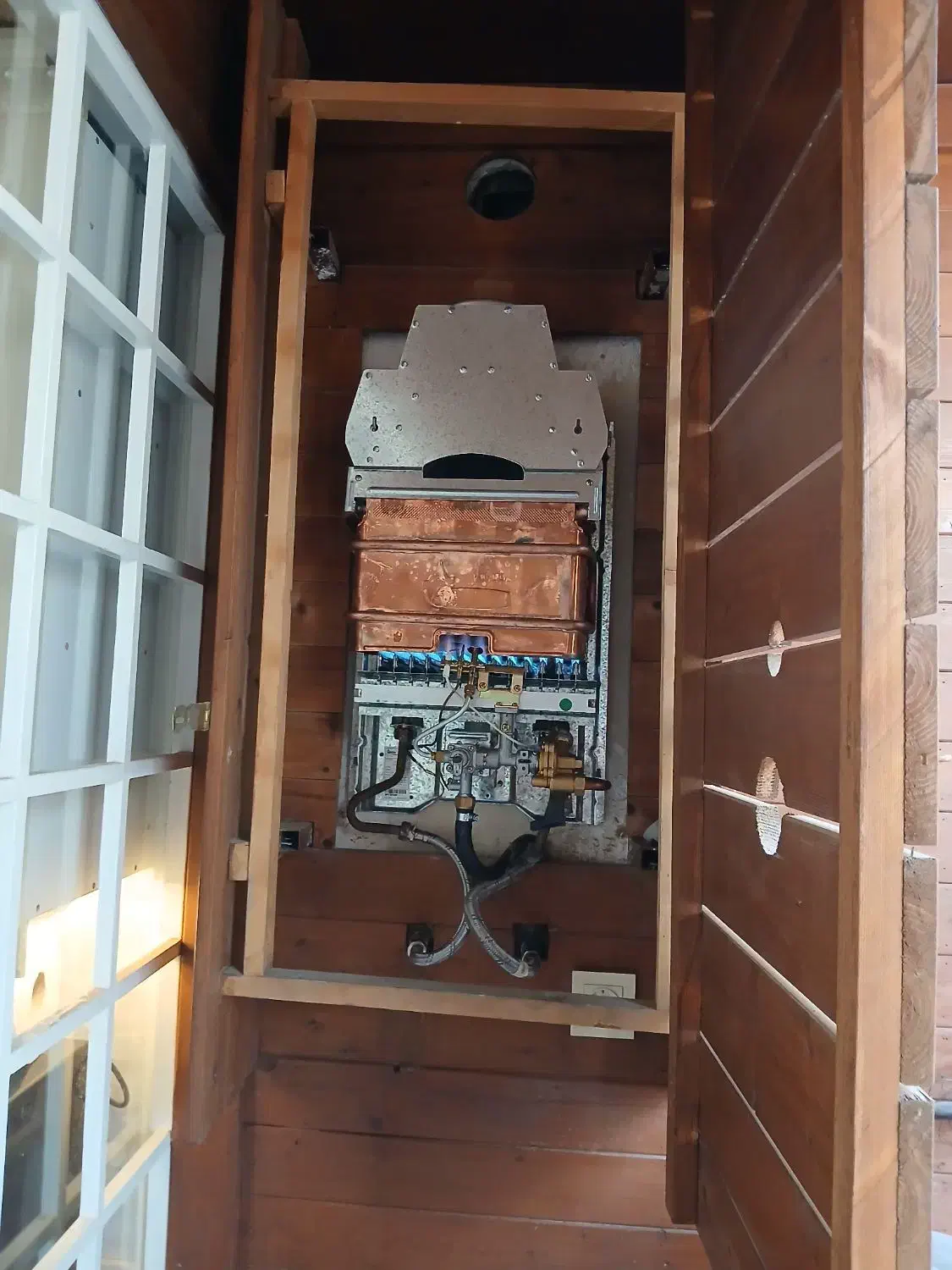 سرویس وتعمیرکار تخصصی آبگرمکن دیواری وزمینی درمنزل|خدمات پیشه و مهارت|قم, نیروگاه|دیوار