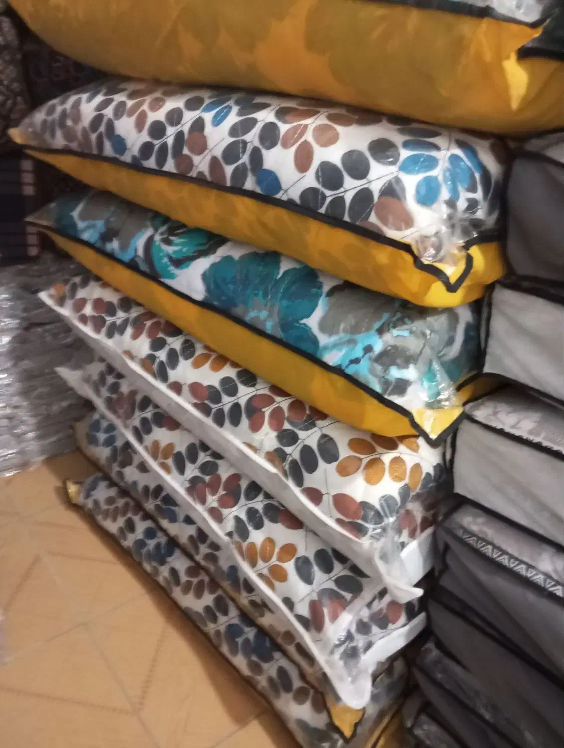 تشک مسافرتی یک نفره و دو نفره|رختخواب، بالش، پتو|بیرجند, |دیوار