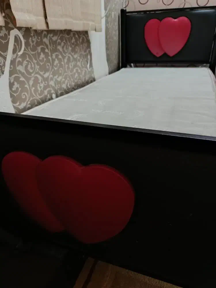 یک عددتخت تک نفره همراه با تشک|تخت و سرویس خواب|بندر ماهشهر, |دیوار