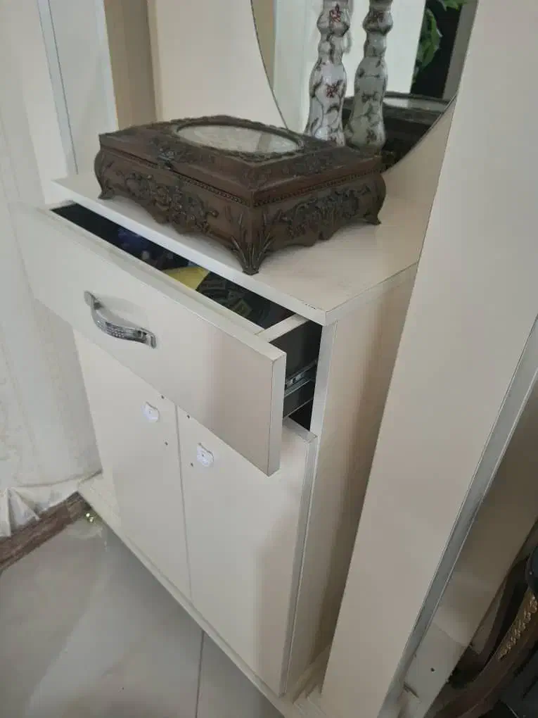 جاکفشی و اویز لباس|جاکفشی، کمد، دراور|تنکابن, |دیوار