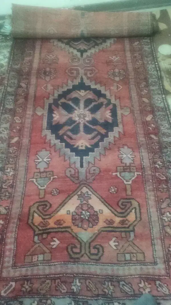 فرش دست بافت|فرش|ری, سیزده آبان|دیوار