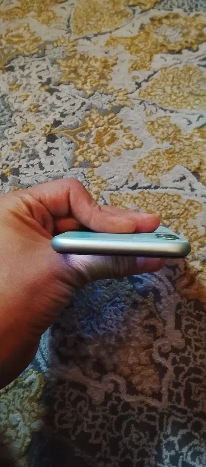 ایفون 11نرمال|موبایل|شیراز, قدوسی غربی|دیوار