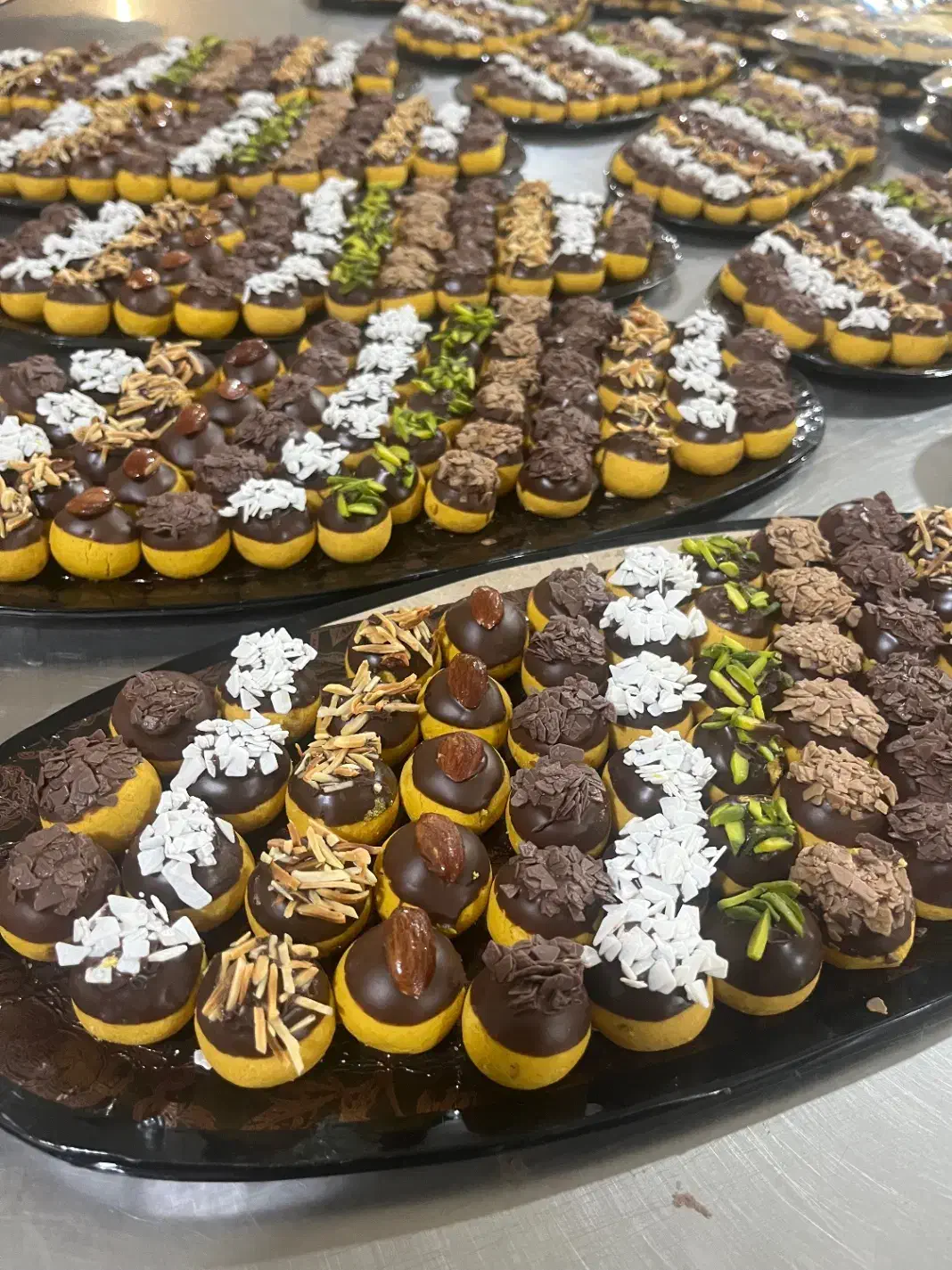 همکار خانم کارگاه تولیدی شیرینی|استخدام خدمات فروشگاه و رستوران|اصفهان, لاله|دیوار