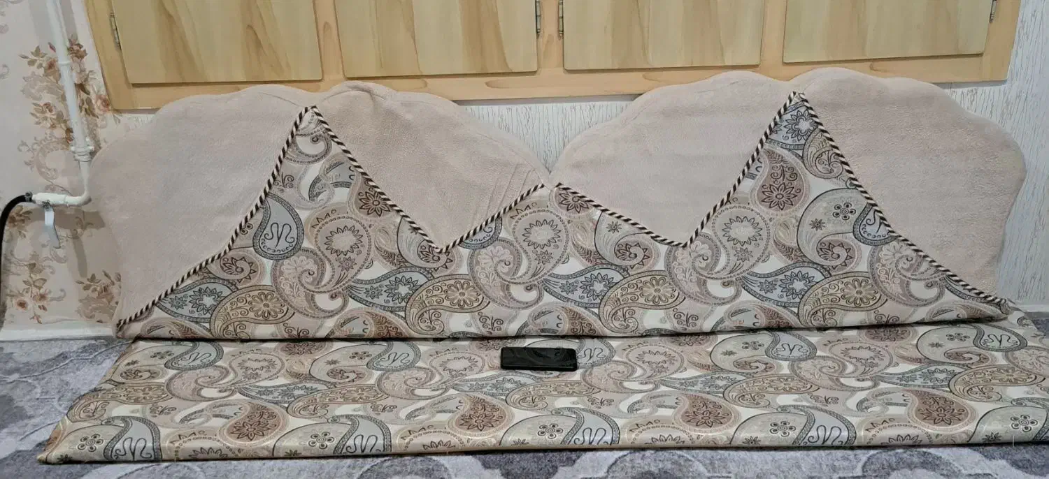 نشیمن شیک|پشتی|همدان, |دیوار