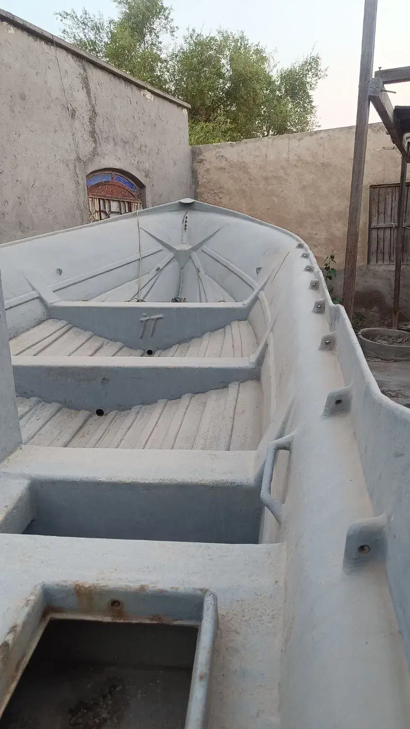 تشت ۲۳|قایق و سایر وسایل نقلیه|خمیر, |دیوار