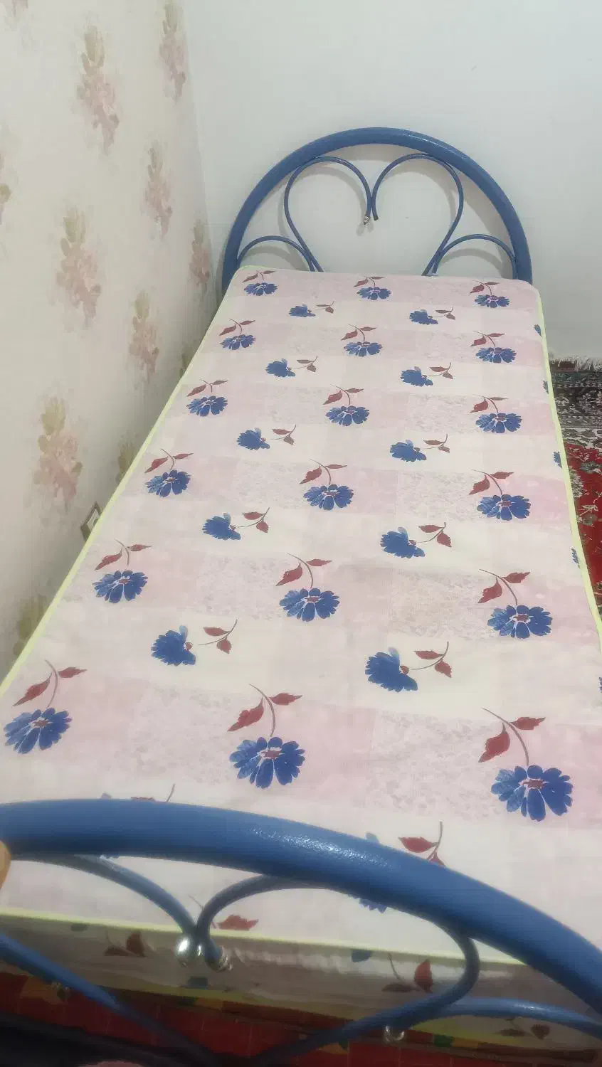 تخت یکنفره مدل فلزی فرفورژه|تخت و سرویس خواب|مشهد, هفت تیر (آب و برق)|دیوار