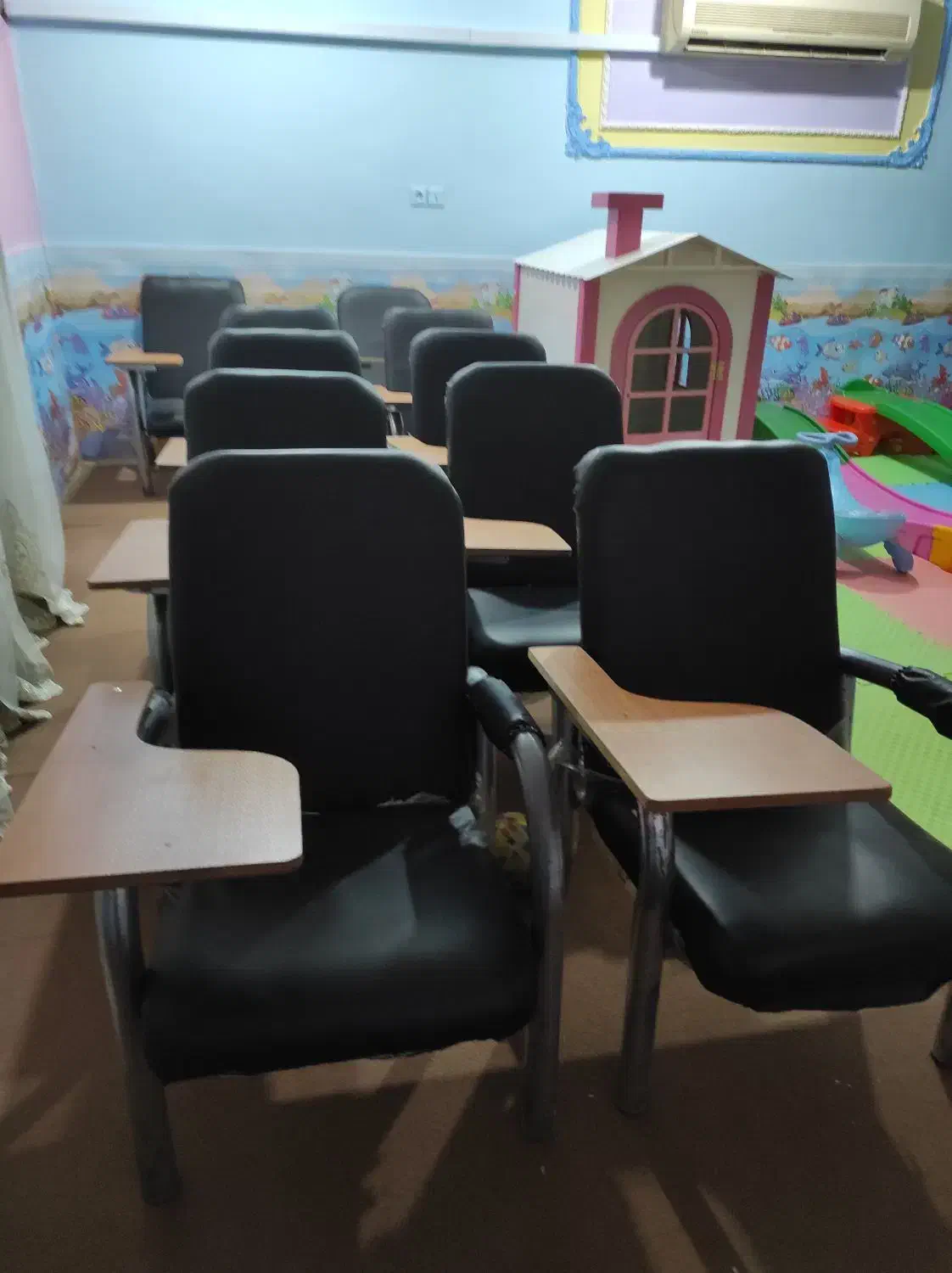 صندلی دسته دار چرمی|صندلی و نیمکت|اهواز, گلستان|دیوار