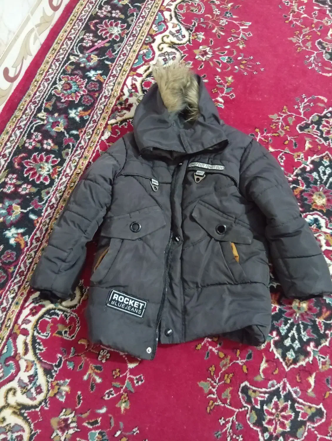 کاپشن|لباس|بیرجند, |دیوار