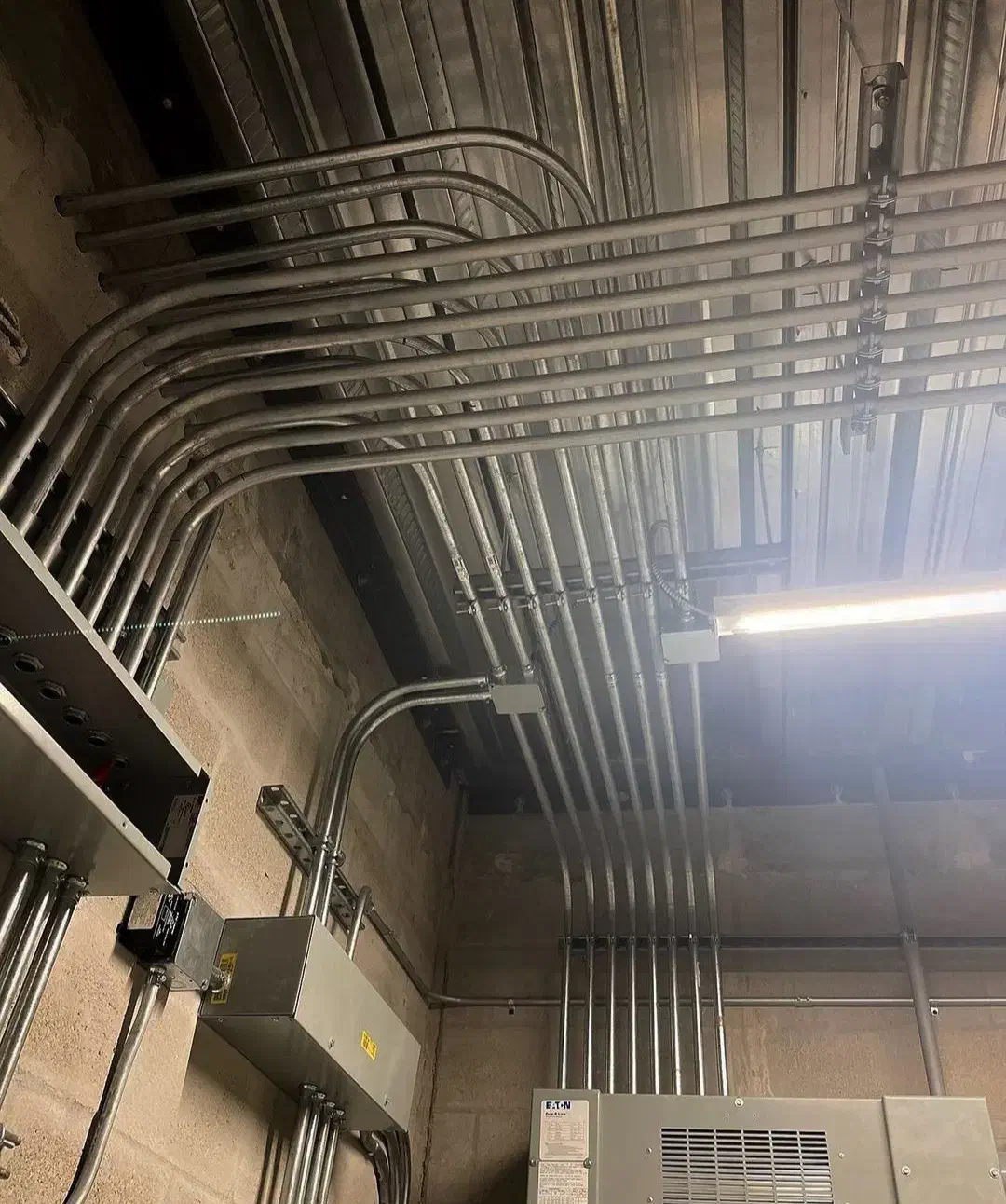 برقکار / برق کاری / لاین نوری / نور خطی / اتصالی|خدمات پیشه و مهارت|تهران, یوسفآباد|دیوار