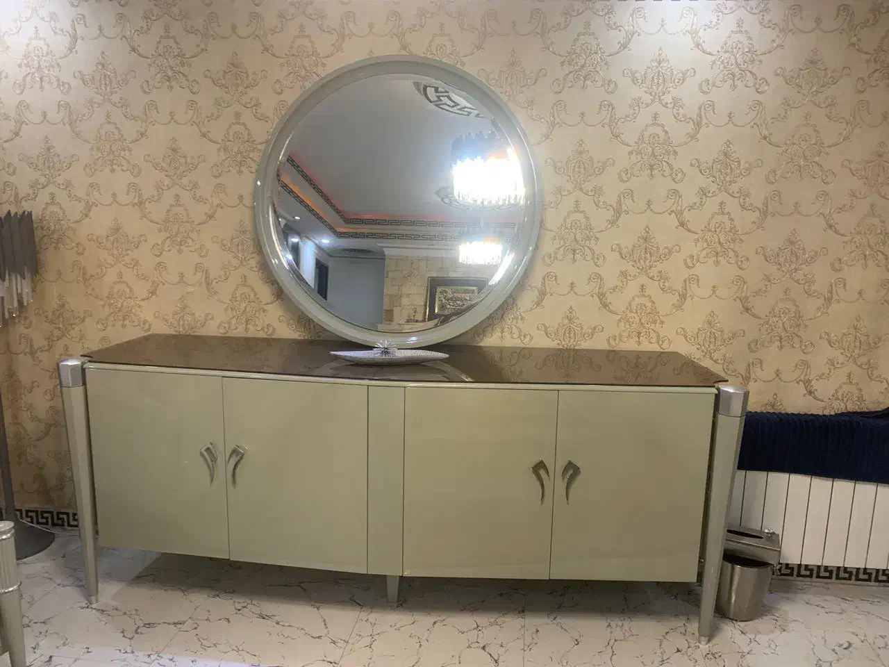 آیینه کنسول و مبلمان آیسا بعلت بدهی مالی|مبلمان خانگی و میز عسلی|تهران, مجیدیه|دیوار