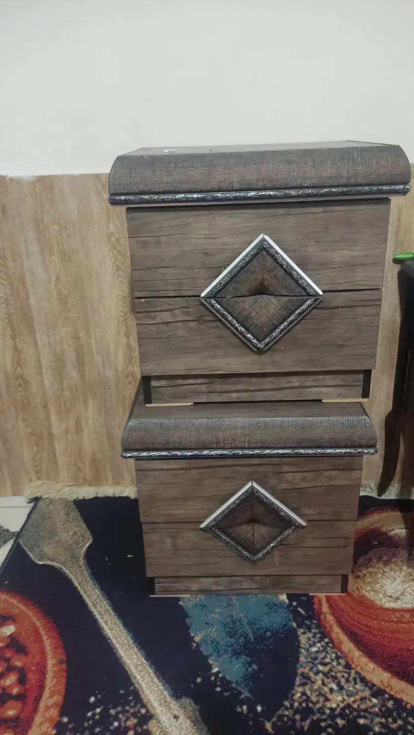 پاتختی|تخت و سرویس خواب|شیراز, کوشک میدان|دیوار