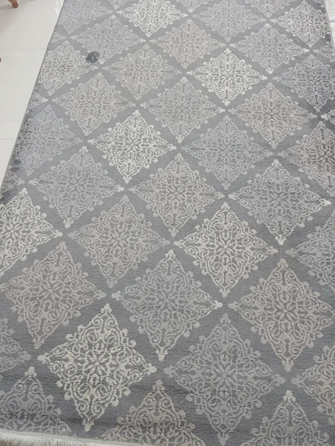 فرش فانتزی به اندازه ده سانت سوختگی دارد|فرش|مهاجران, |دیوار