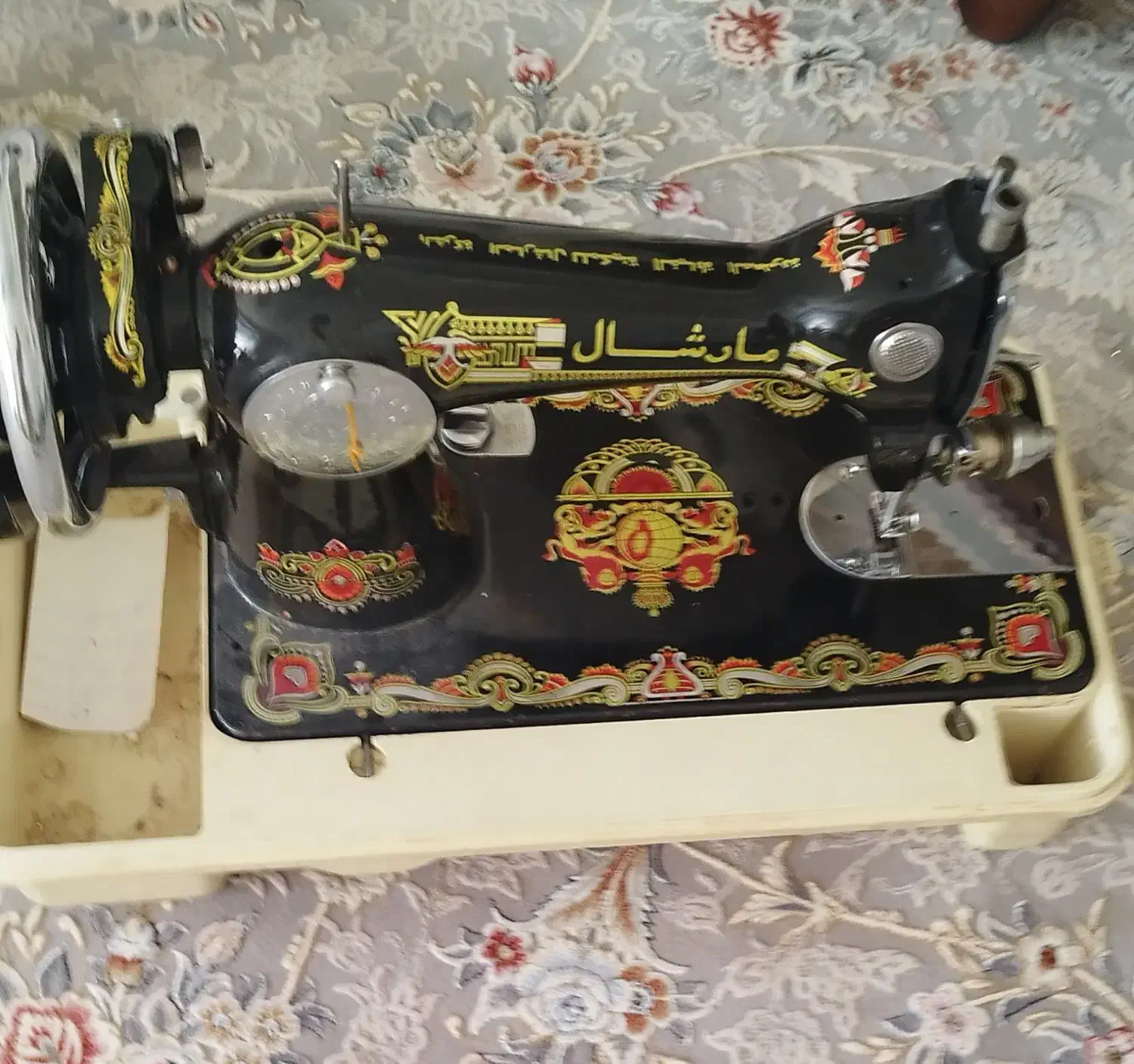 چرخ خیاطی|چرخ خیاطی و ریسندگی|بروجرد, |دیوار