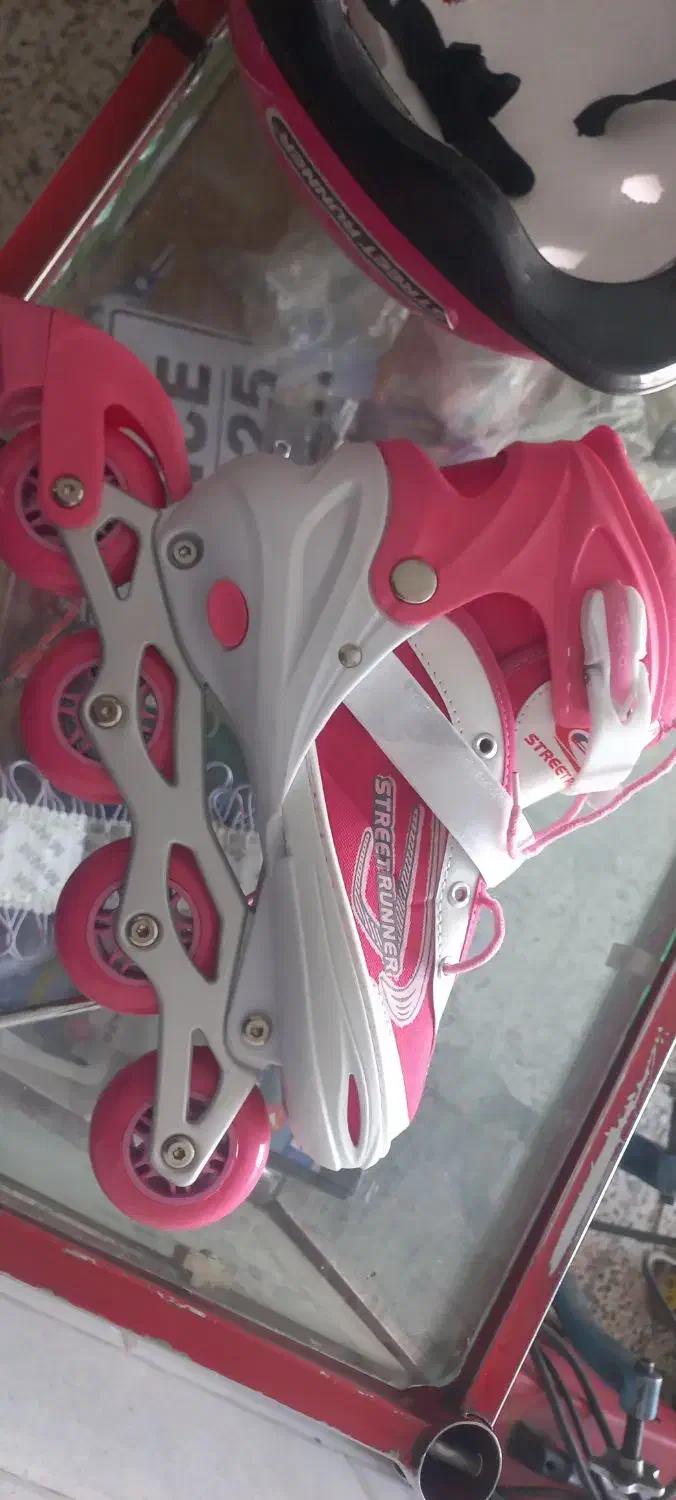 کفش اسکیت به همراه کلاه و تمام لوازم اش|دوچرخه، اسکیت، اسکوتر|نهبندان, |دیوار