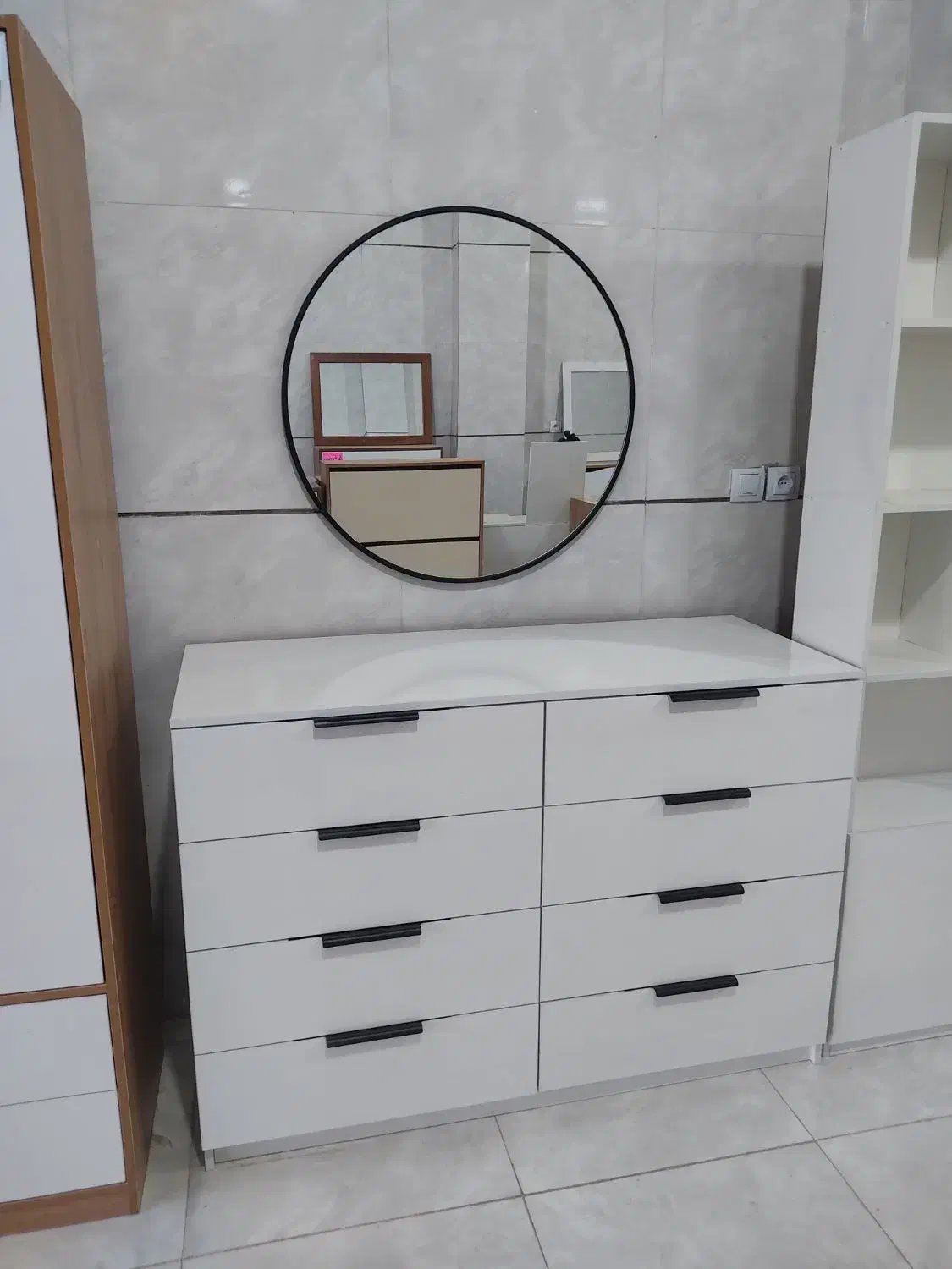 دراور 8کشو و آینه فلزی|جاکفشی، کمد، دراور|قزوین, |دیوار