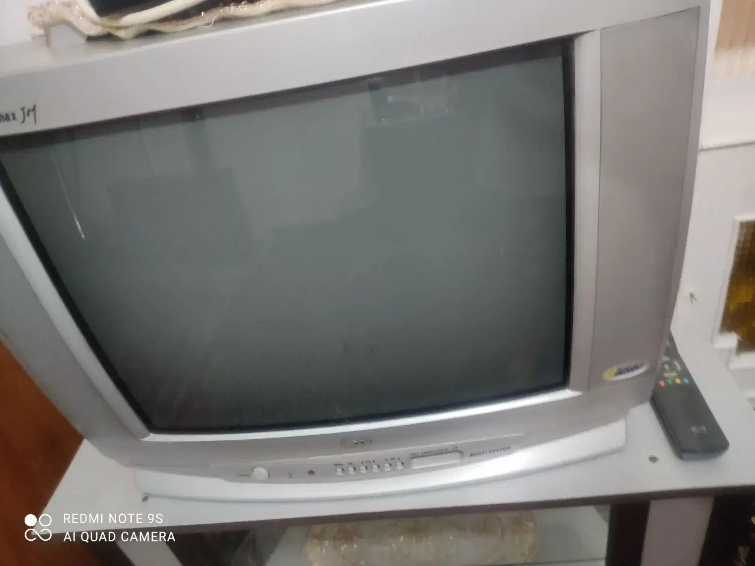 تلویزیون ال جی  و میز ش و دستگاه دیجیتال|سیستم صوتی خانگی|نهاوند, |دیوار