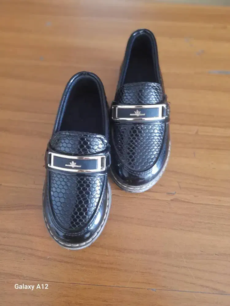 لباس|لباس|بروجرد, |دیوار