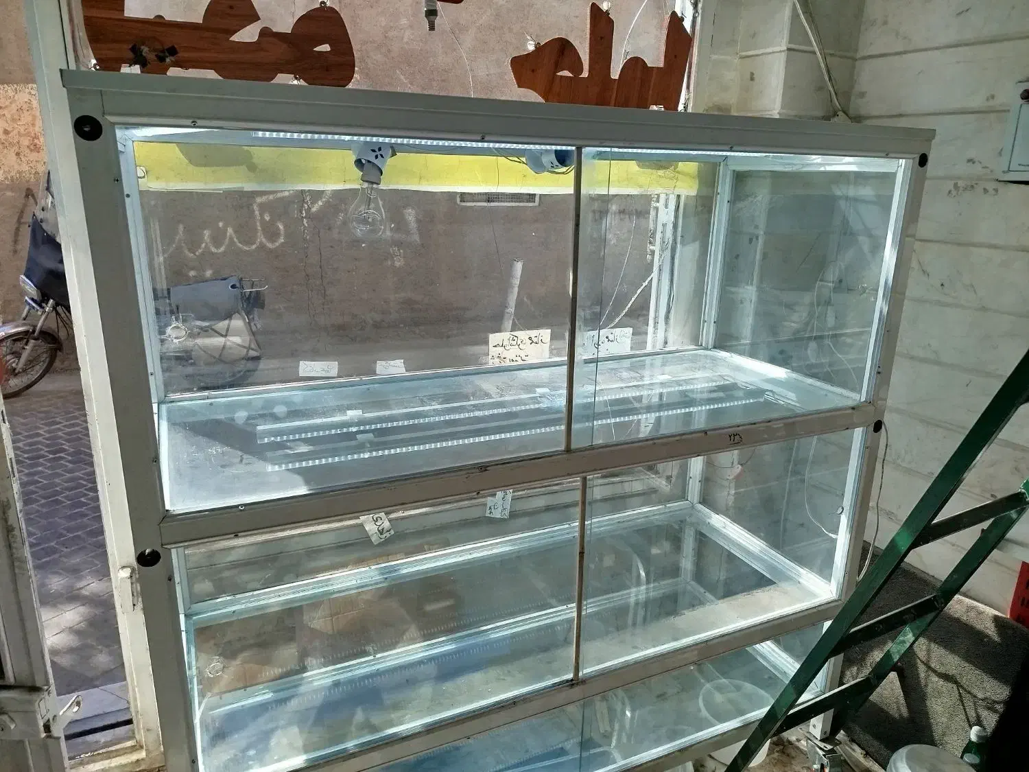 ویترین آلومینیومی|فروشگاه و مغازه|قم, عربستان|دیوار