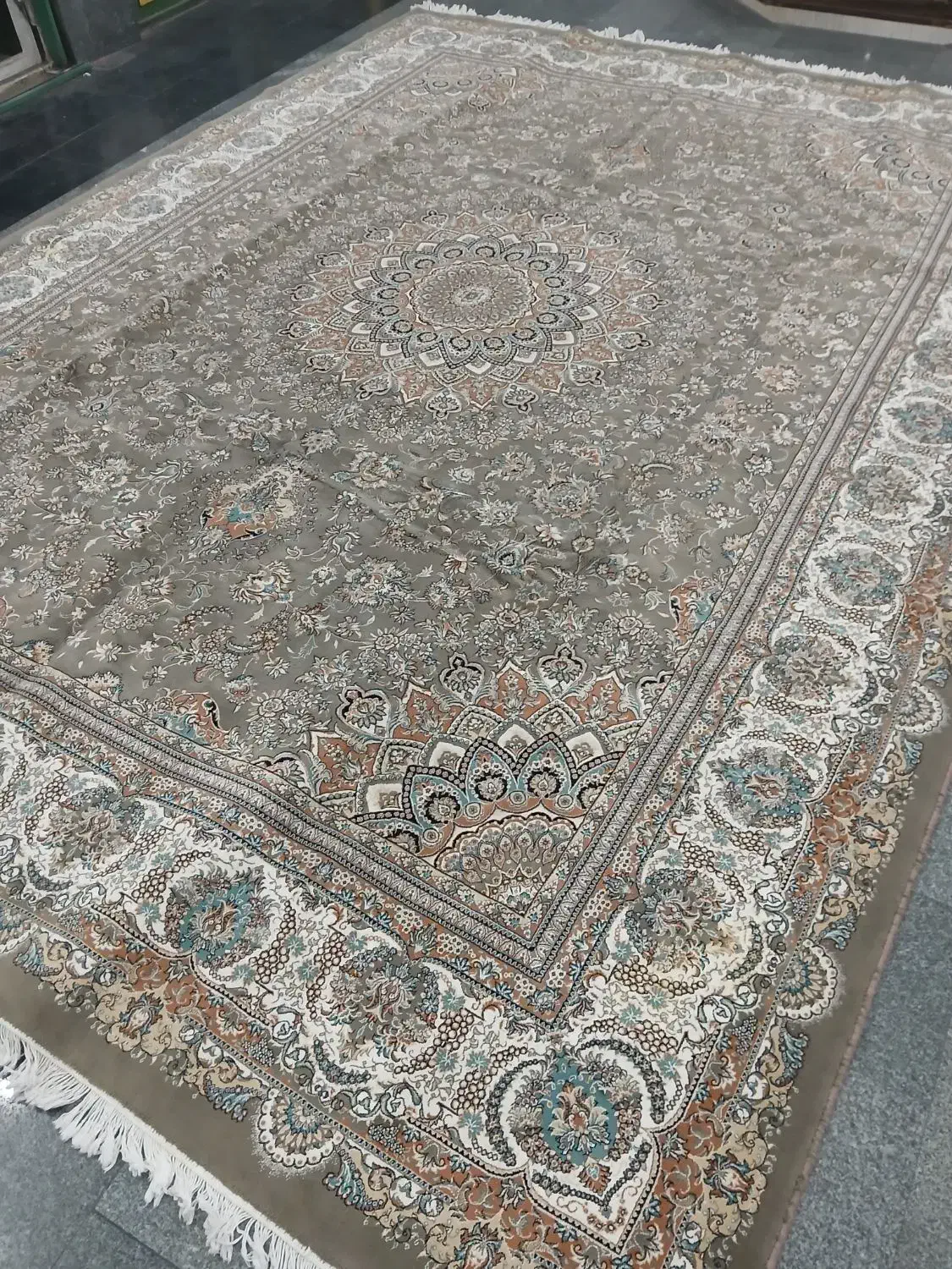 فرش گردویی ۷۰۰ شانه|فرش|تهران, ستارخان|دیوار