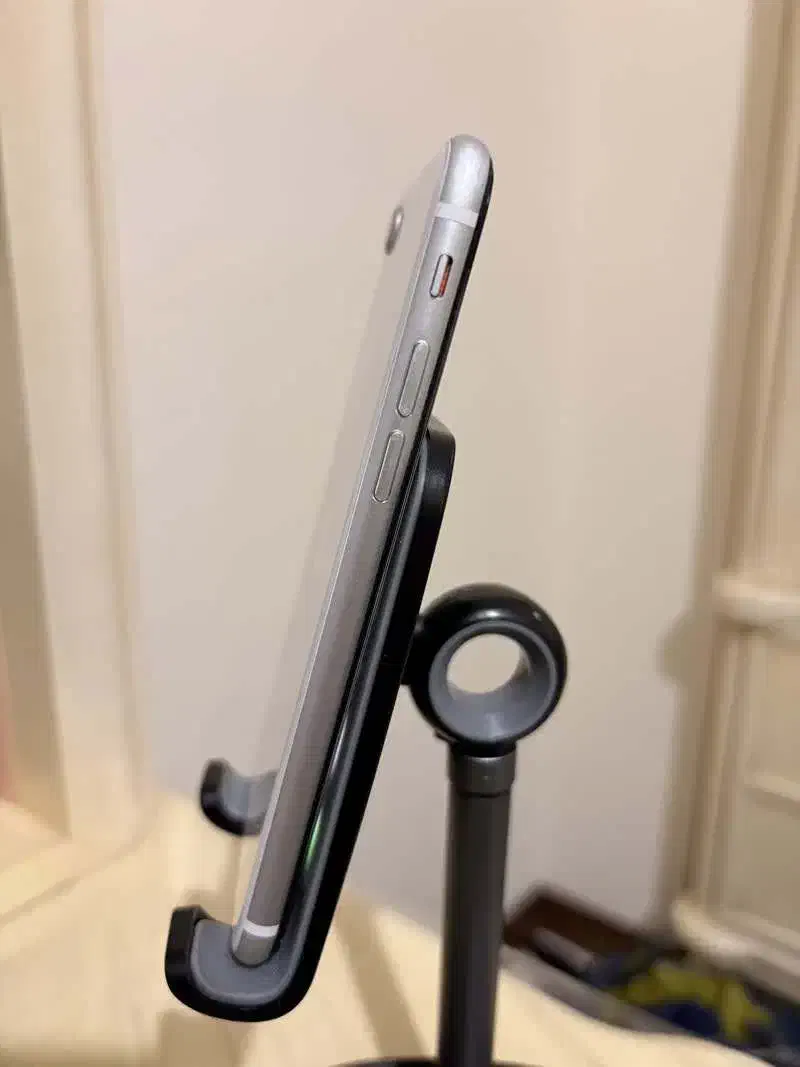 Iphone SE 2020|موبایل|تهران, امانیه|دیوار