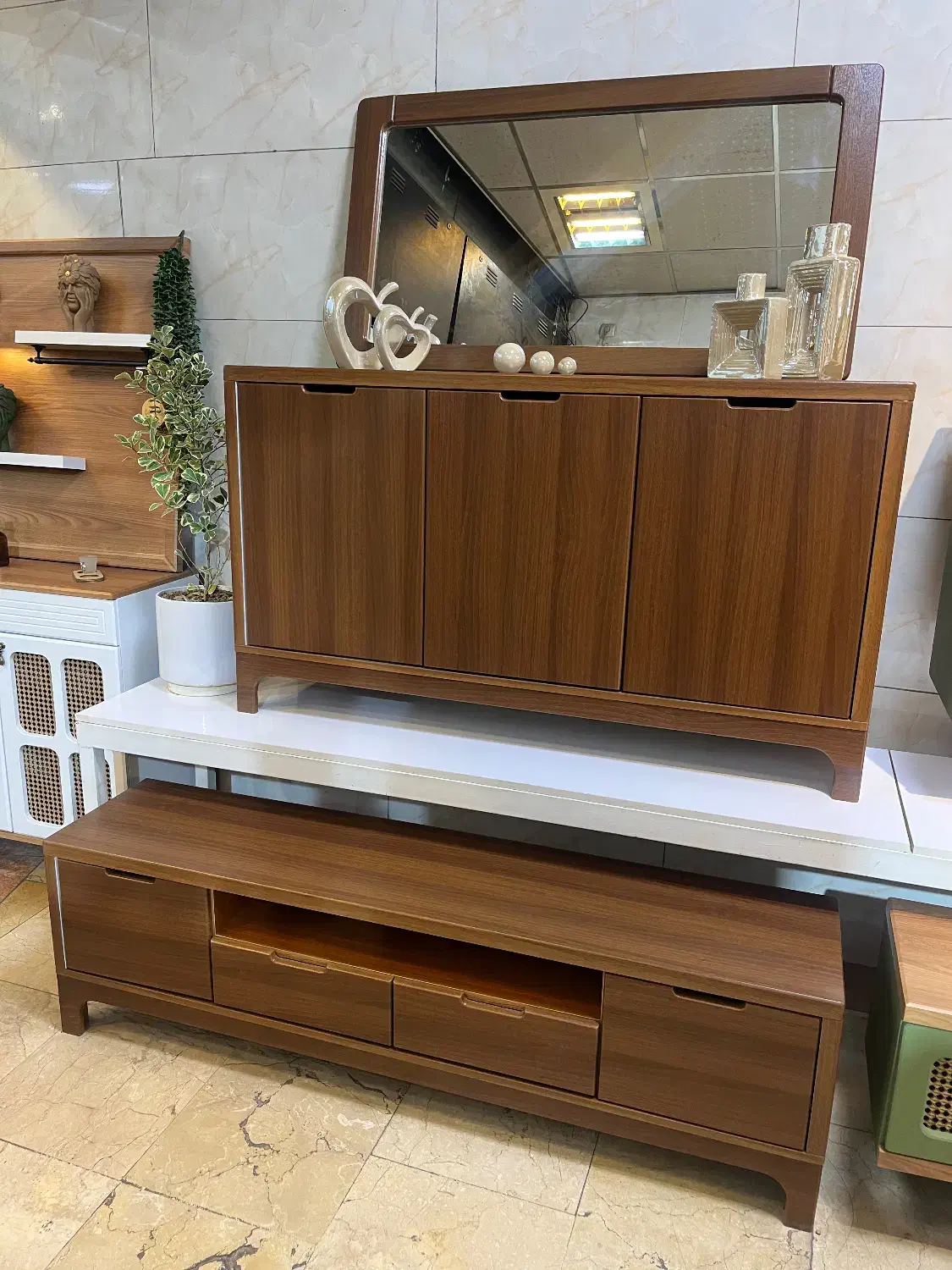 آینه و کنسول و میز تلویزیون|بوفه، ویترین، کنسول|لنگرود, |دیوار