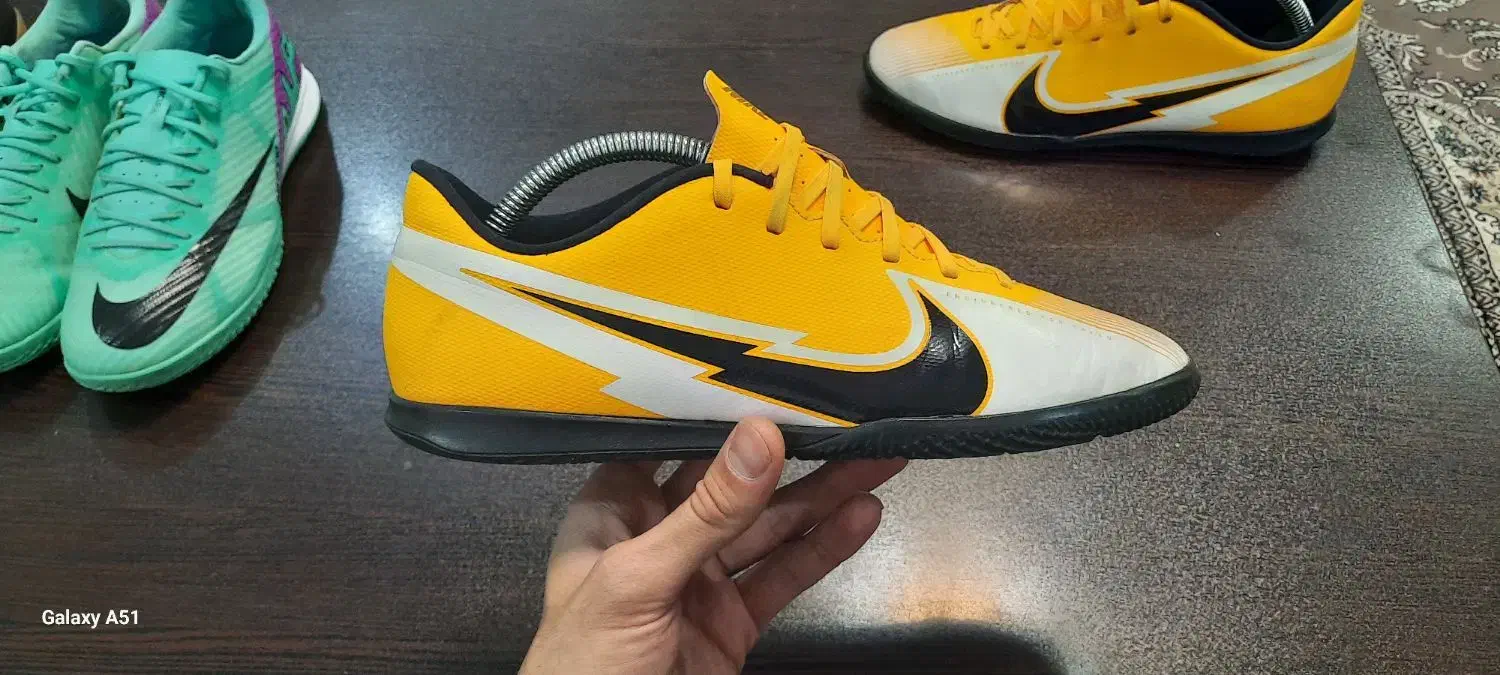 کفش فوتسال اورجینال سایز ۴۰ و ۴۰.۵|کیف، کفش، کمربند|تهران, ستارخان|دیوار