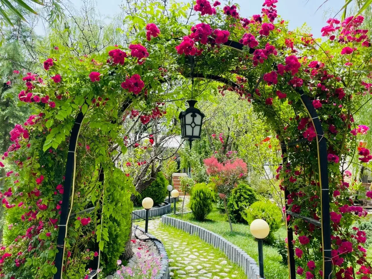 ویلا ۳ خواب استخر ۴ فصل فول گیم کردان شمالی|اجارهٔ کوتاه‌مدت ویلا و باغ|کوهسار (البرز), |دیوار