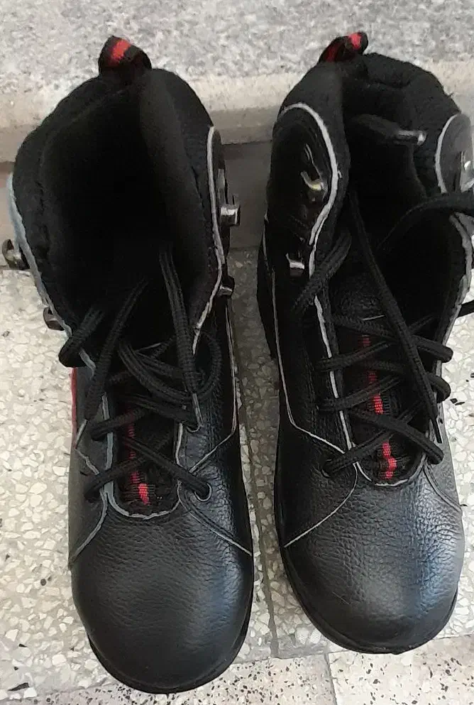 کفش ایمنی سایز ۴۴|کیف، کفش، کمربند|مرودشت, بیست متری بیمارستان|دیوار