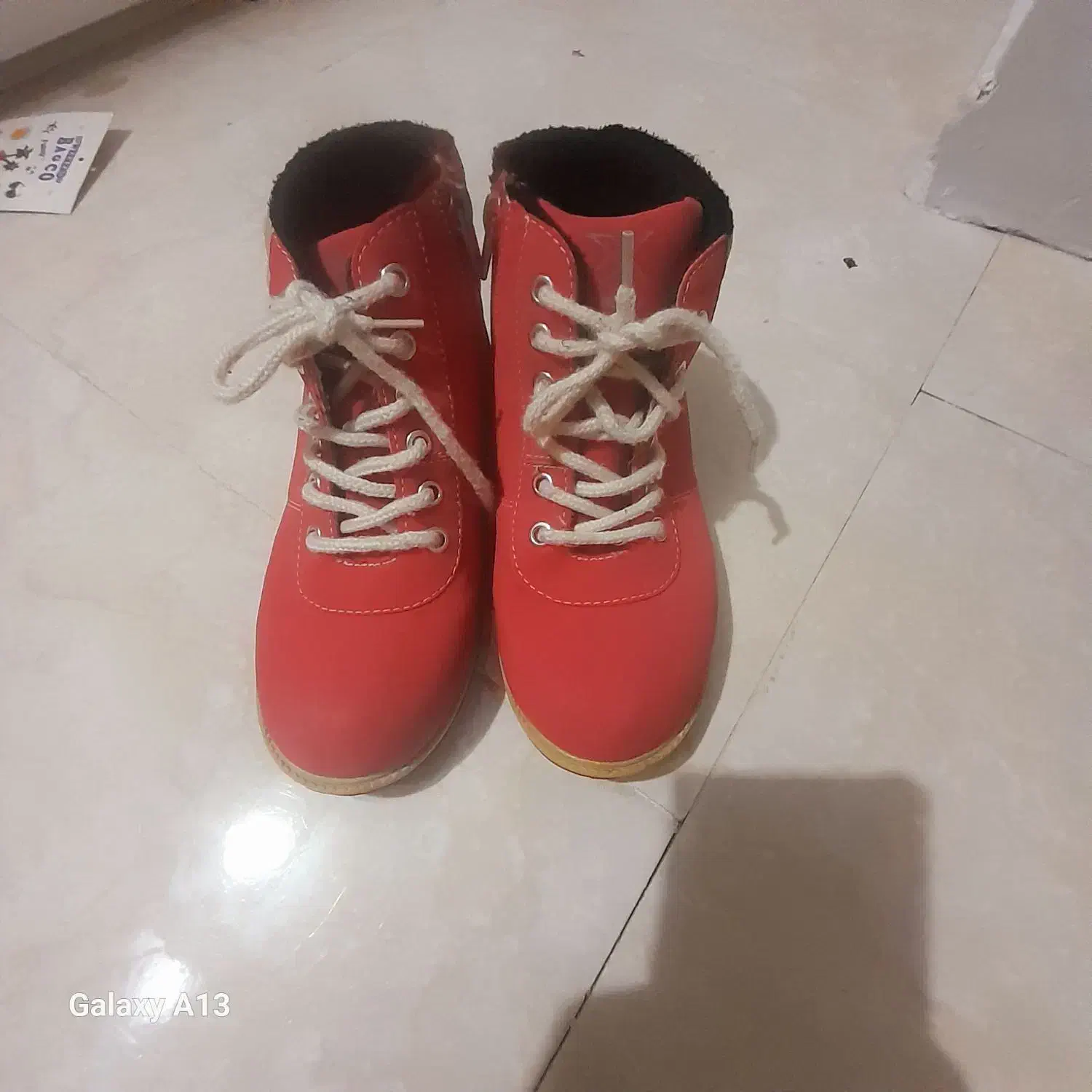 بت دخترانه سایز ۳۳تا ۳۵ میتونه بپوشه|کفش و لباس بچه|فردیس, شهرک ناز|دیوار