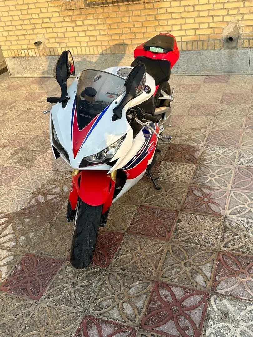 CBR1000-hrc|موتورسیکلت|خنج, |دیوار