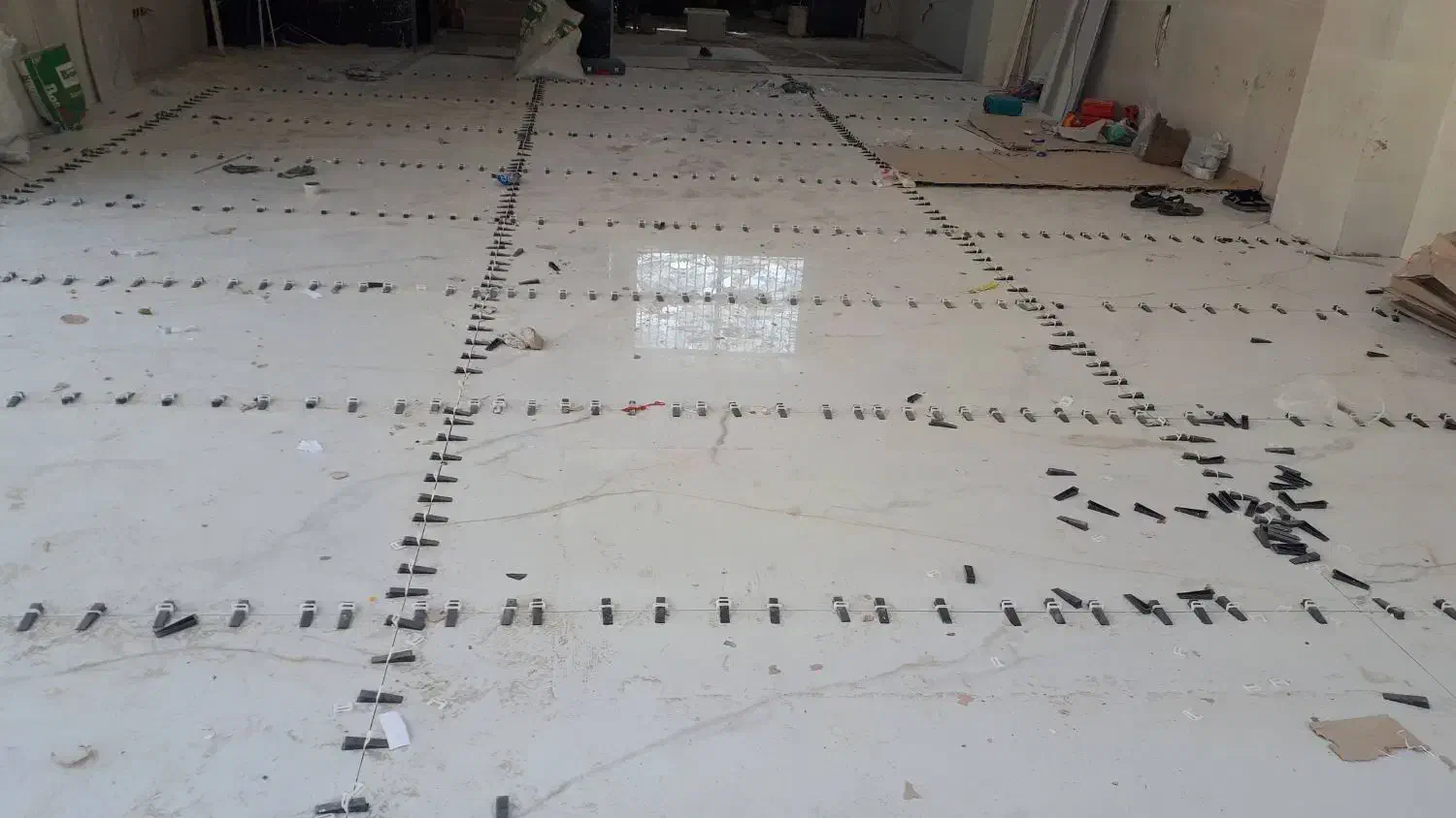 نصب اسلب وسرامیک به روش چسبی،بین کابینت|خدمات پیشه و مهارت|اصفهان, آبشار|دیوار