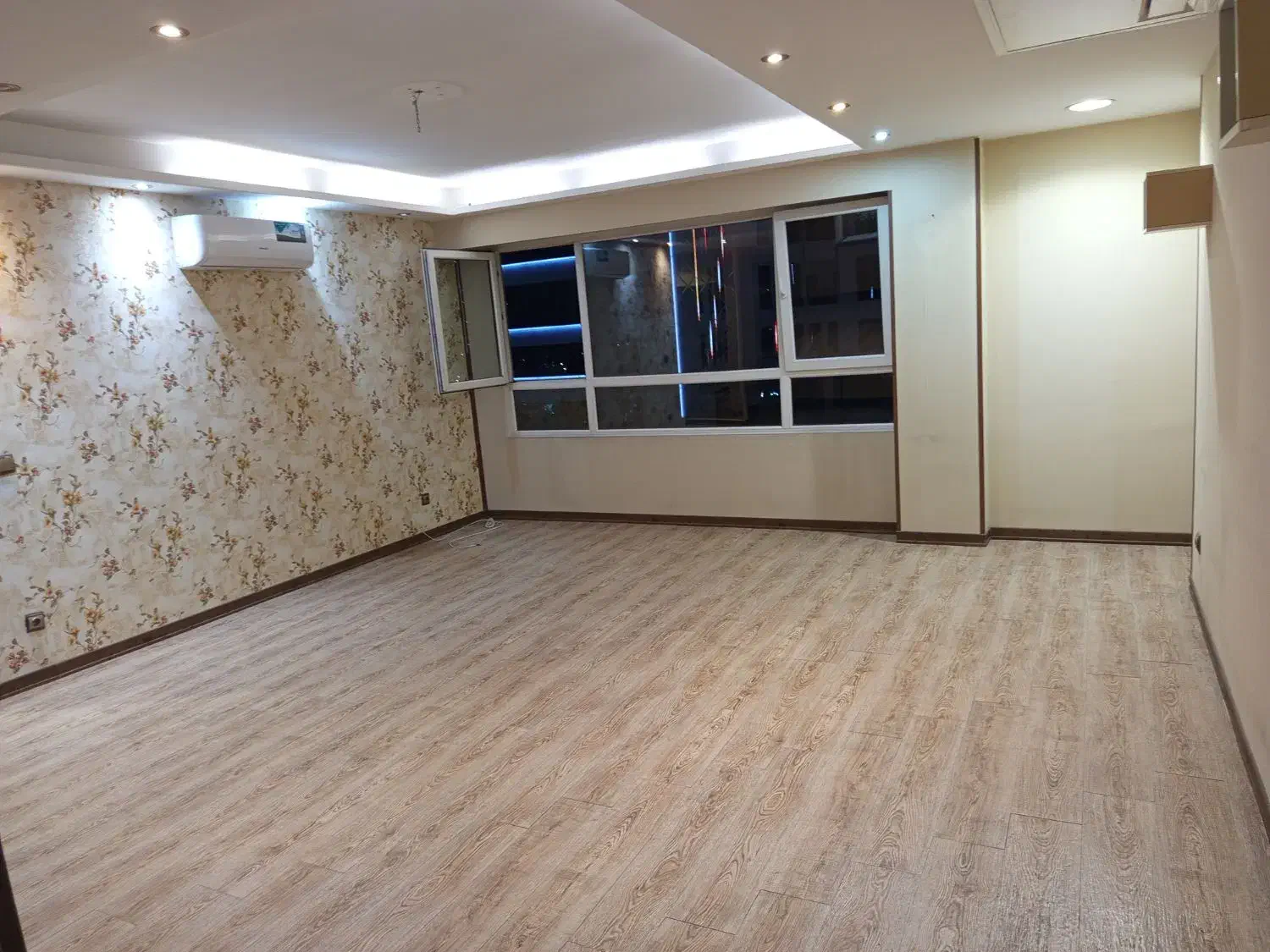 ۹۵متر دوخوابه دریاچه چیتگر