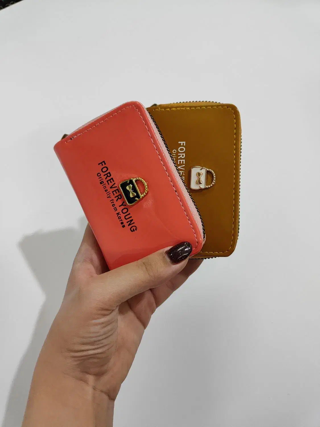 جاکارتی آکاردئونی|کیف، کفش، کمربند|رشت, کوی مهر|دیوار