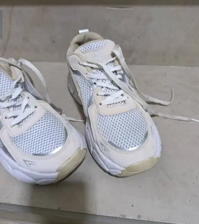 تعدادی کفش زنانه|کیف، کفش، کمربند|سقز, |دیوار