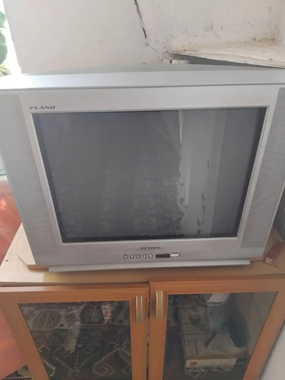 تلوزیون ۲۱ اینج|تلویزیون و پروژکتور|شیروان (خراسان), |دیوار