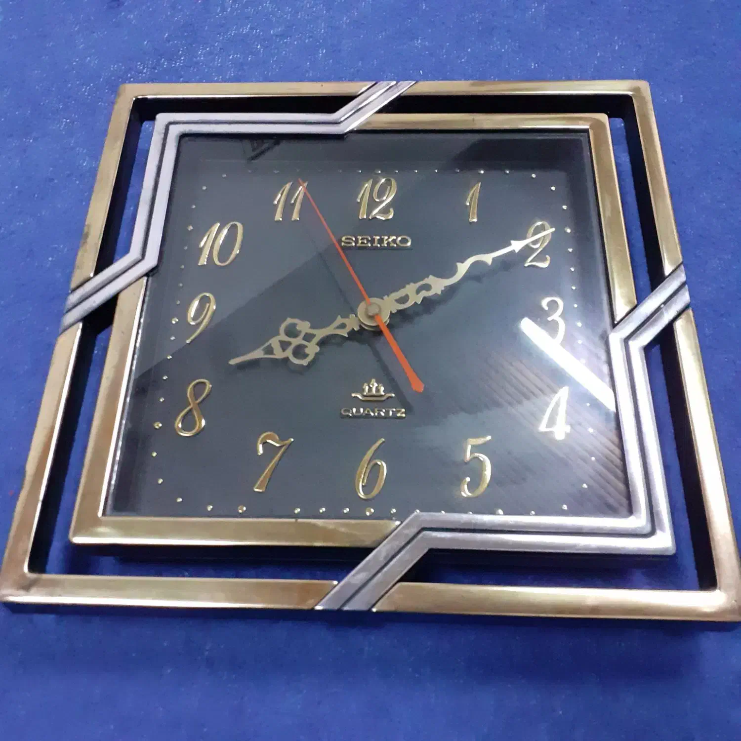 ساعت اصلی|ساعت دیواری و تزئینی|لنگرود, |دیوار