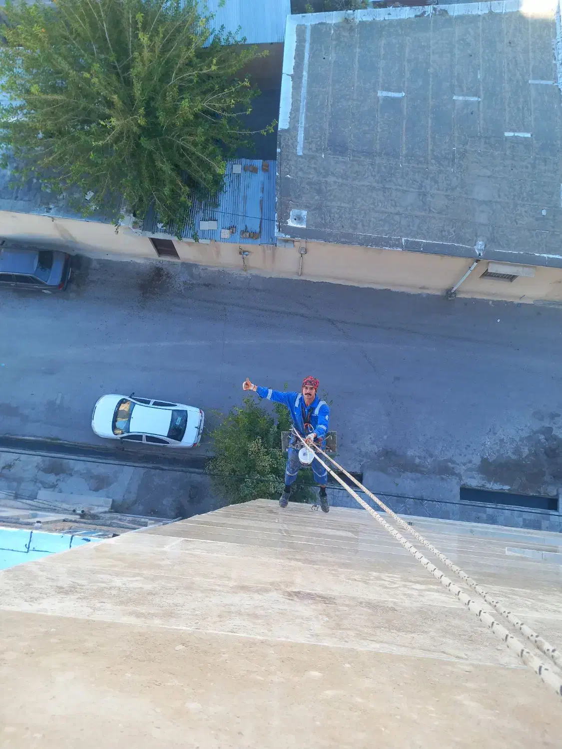 عایق نانو کار در ارتفاع با طناب راپل|خدمات پیشه و مهارت|ایلام, |دیوار