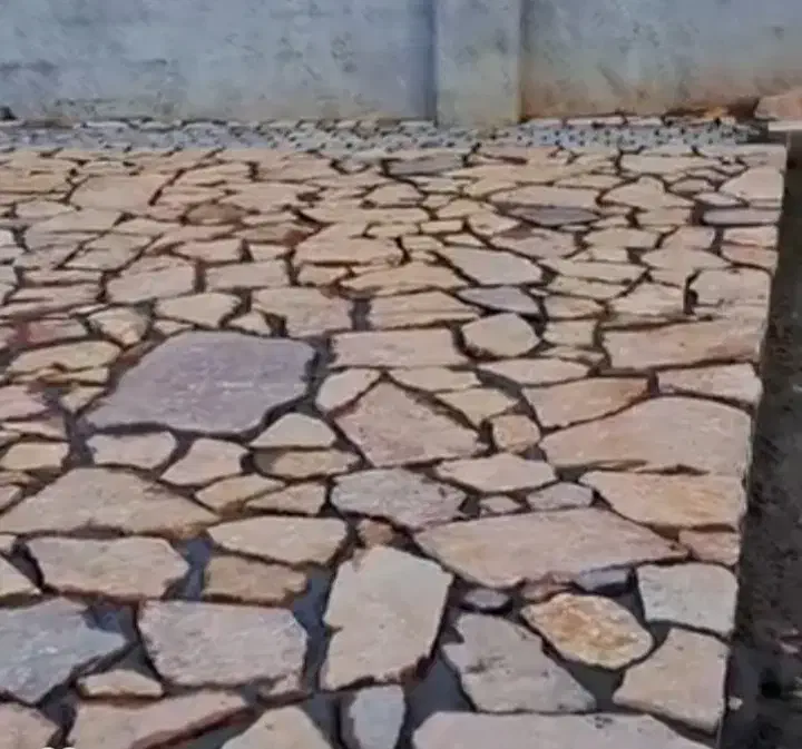 سنگفرش لاشه.موزائیک.سیمانکاری کف وبدنه.شیب بندی.|خدمات پیشه و مهارت|هشتگرد, شهرک ریحانه|دیوار