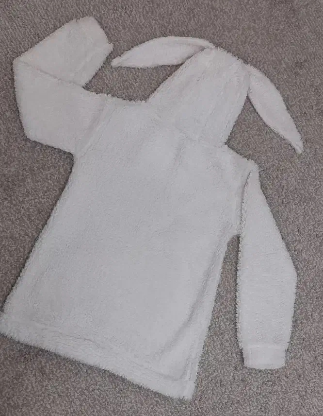 2 هودی پشمی|لباس|کاشان, قطب راوندی|دیوار