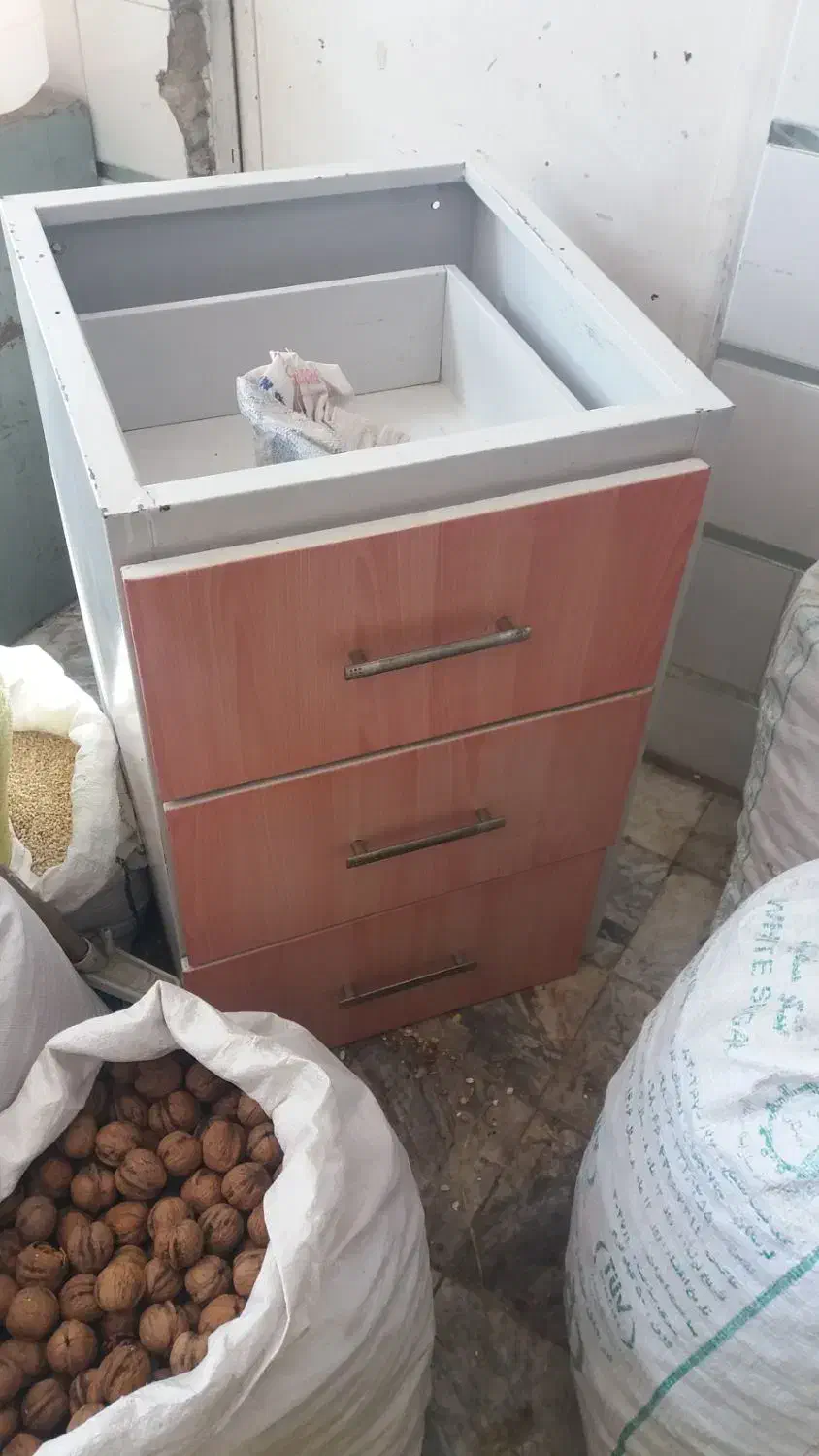 کابینت سه کشو|آب‌چکان و نظم‌دهنده ظروف|بروجرد, |دیوار