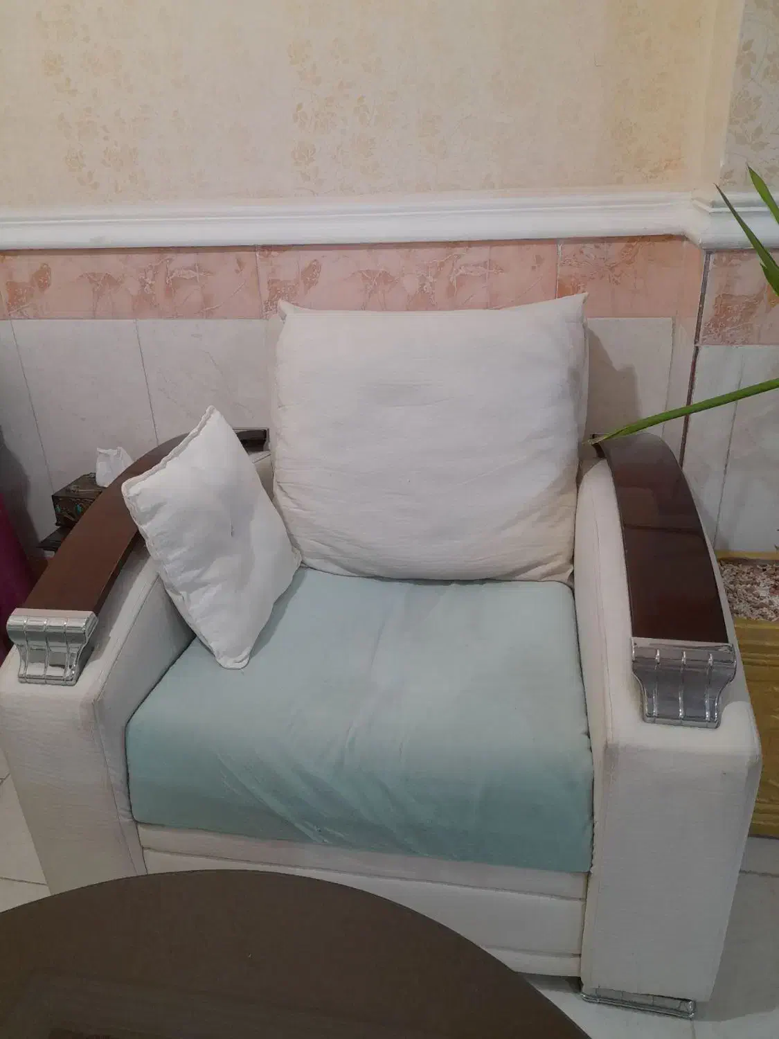 مبل نیم ست|مبلمان خانگی و میز عسلی|گرگان, |دیوار