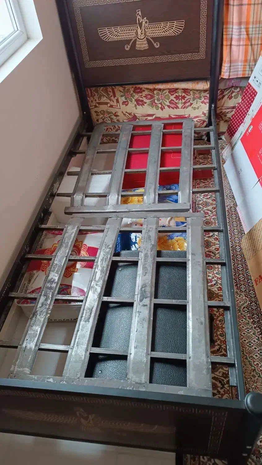 تخت تک نفره همراه تشک|تخت و سرویس خواب|پرند, فاز ۶|دیوار