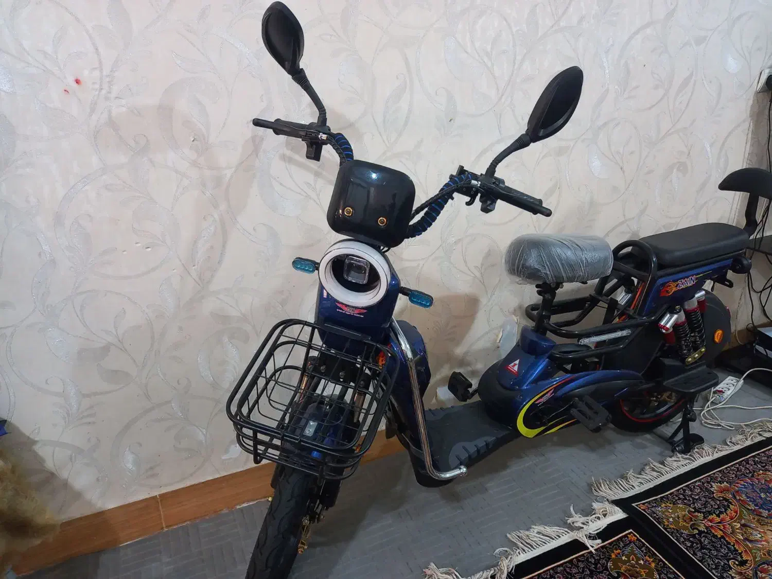 موتوربرقی. یابه عبارتی اسکوتربرقی سایزبزرگ|موتورسیکلت|دزفول, |دیوار