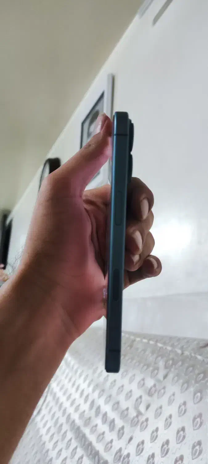 اپل iPhone 16 با حافظهٔ ۱۲۸ گیگابایت|موبایل|تهران, شوش|دیوار