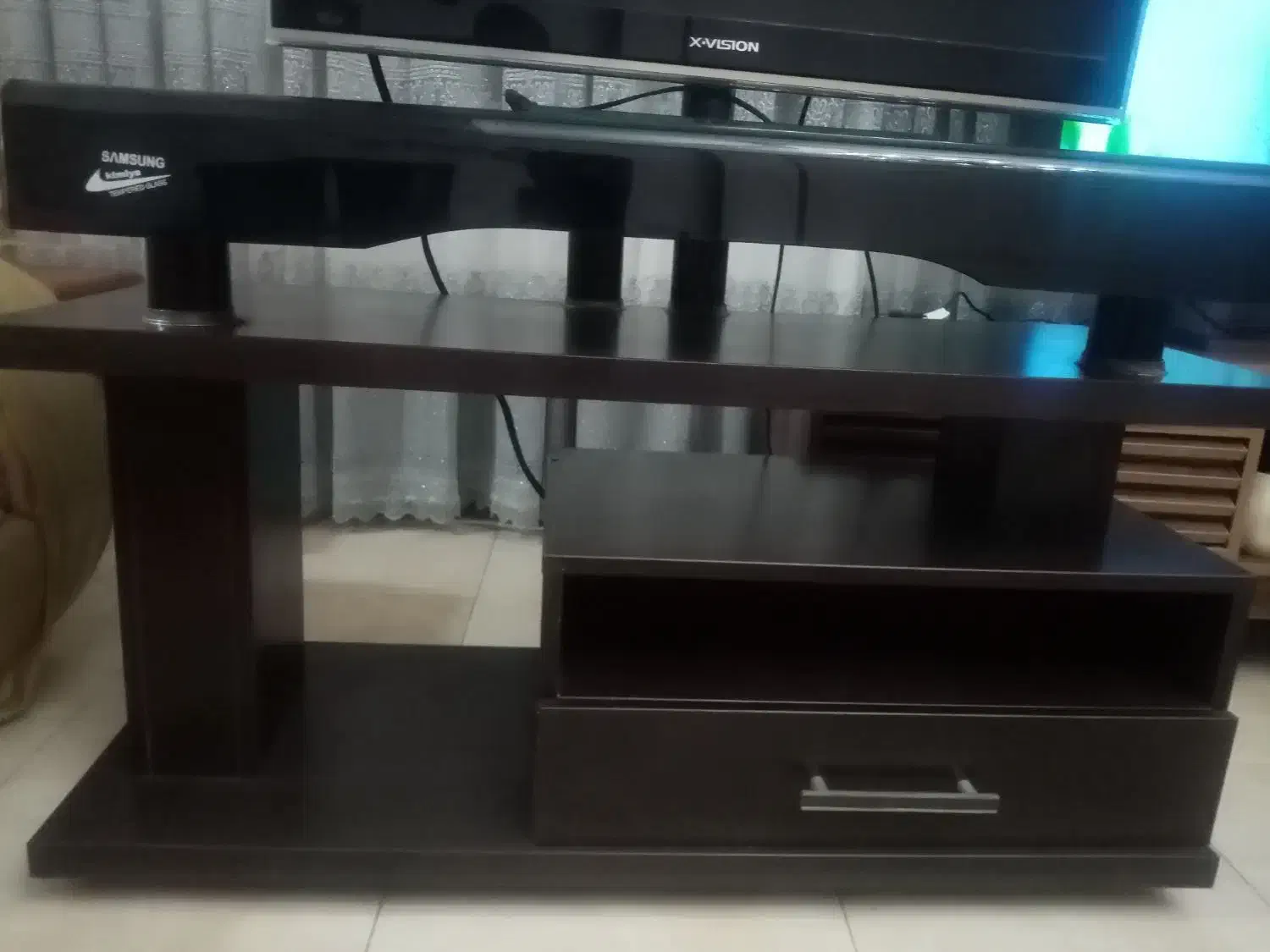 میز تلویزیون|میز تلویزیون|شاهین‌شهر, حافظ جنوبی|دیوار