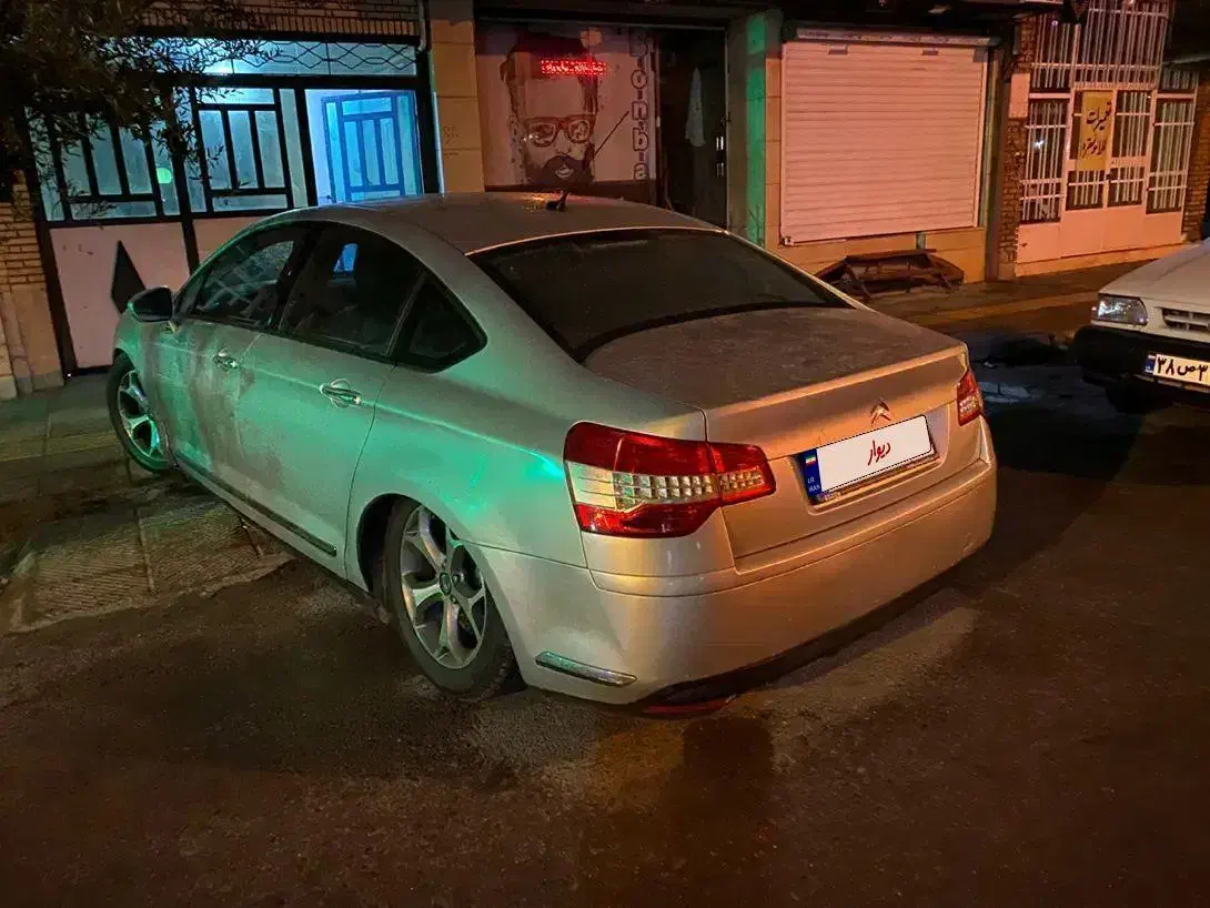 C5 سیتروئن نقره ای ۲۰۰۹|خودرو سواری و وانت|یزد, |دیوار