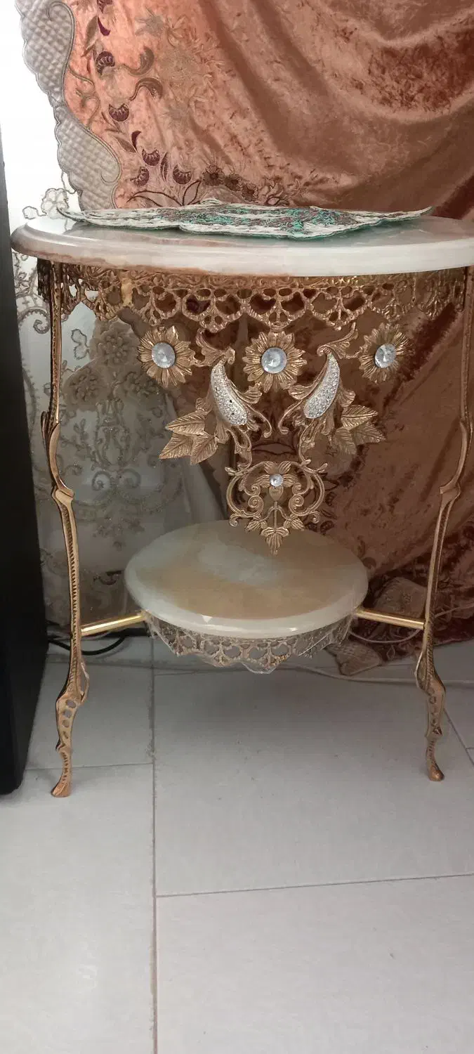 میز صفحه 50برنز اصل دو طبقه|مبلمان خانگی و میز عسلی|رباطکریم, مسکن مهر آبشناسان|دیوار