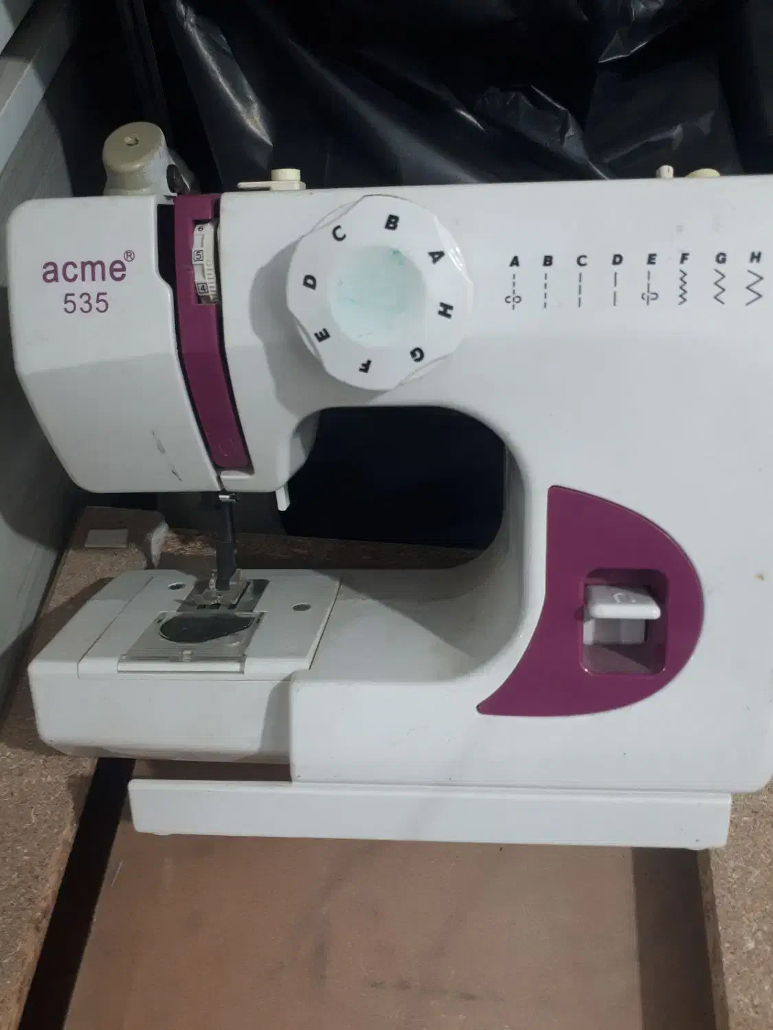 چرخ خیاطی .خرابه|چرخ خیاطی و ریسندگی|علی‌آباد کتول, |دیوار