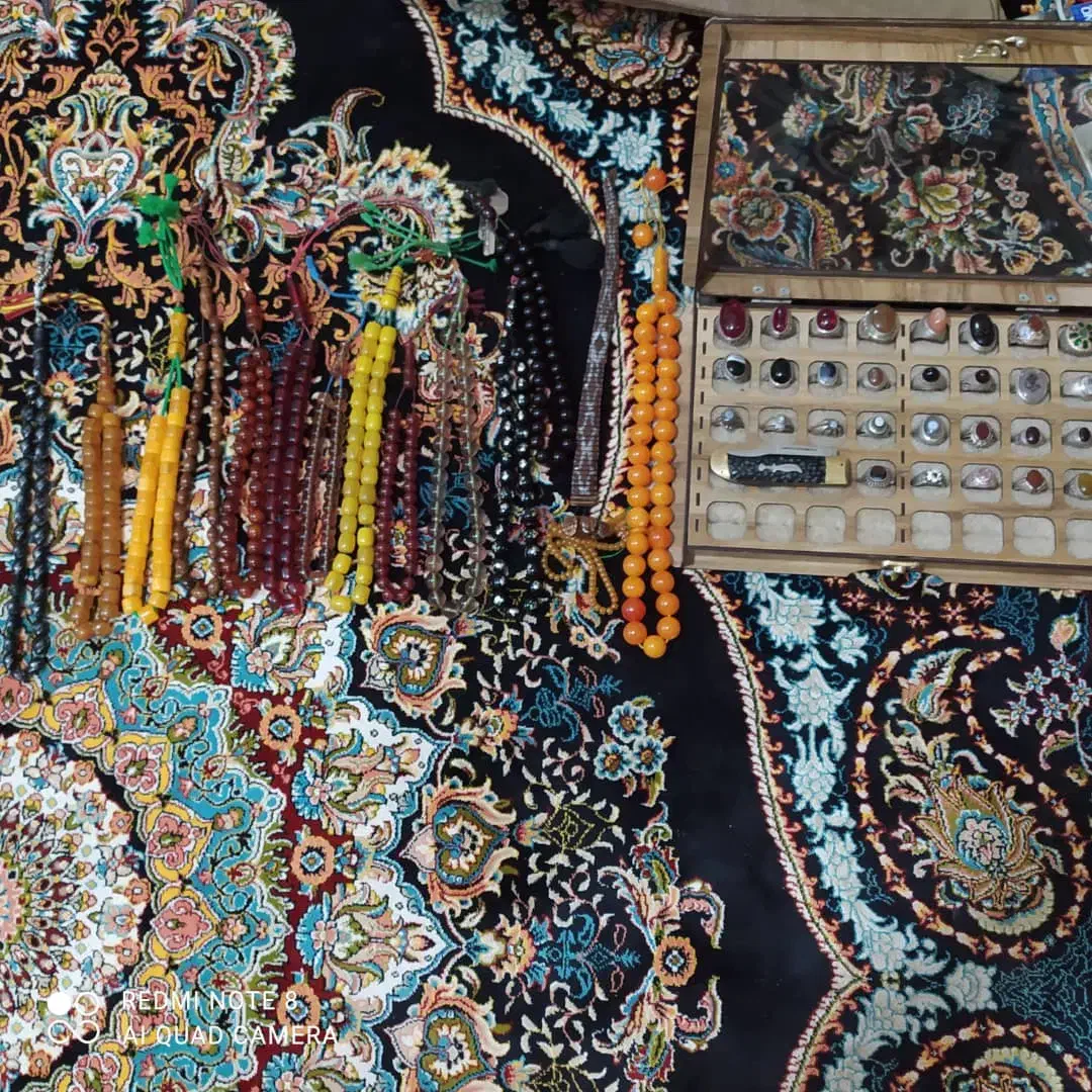 انگشتر و تسبیح|جواهرات|پرند, فاز ۵|دیوار